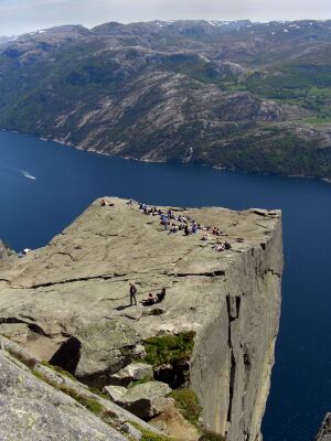 Preikestolen-Norway.jpg