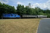 Diesel-electric locomotive 566