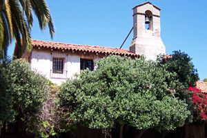 (CC) Photo: Robert A. Estremo This 2nd-story refectory and bell tower was constructed atop the former carpentry shop on the north wing of the Mission's quadrangle in 1936.[10]