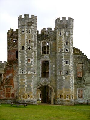 Cowdray House gatehouse, 2010.jpg