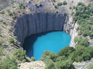 Big Hole Kimberley.jpg