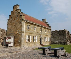 Scarborough-castle-master-gunners-house.jpg