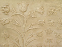 Comparable carving on white marble at the Mausoleum demonstrating the colour and carving hierarchy and the relative importance of the two buildings.